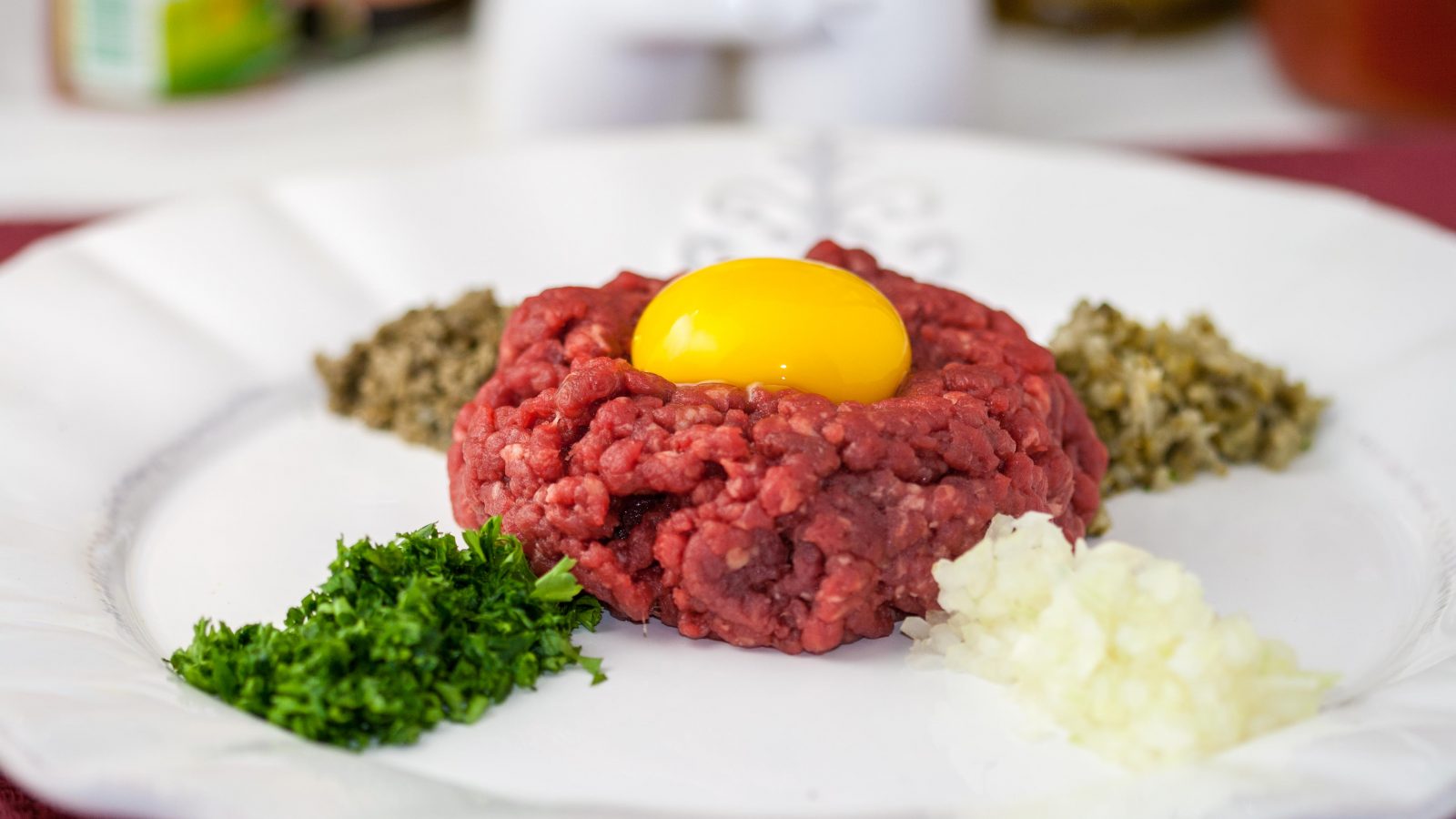 Steak Tartare yapılışı nasıl? Tarifi ve malzemeleri nelerdir?