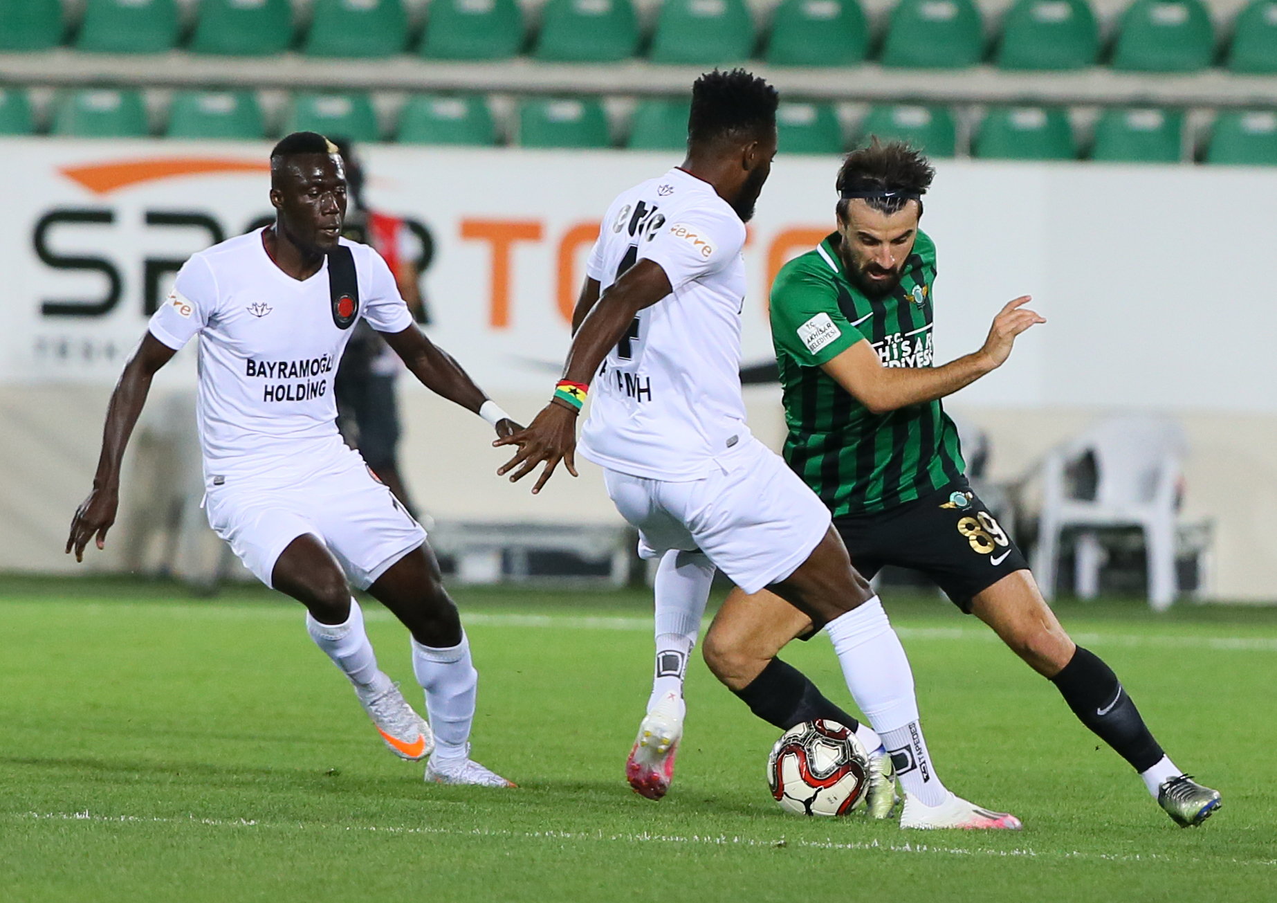 Fatih Karagümrük, Akhisarspor'u tek golle geçti