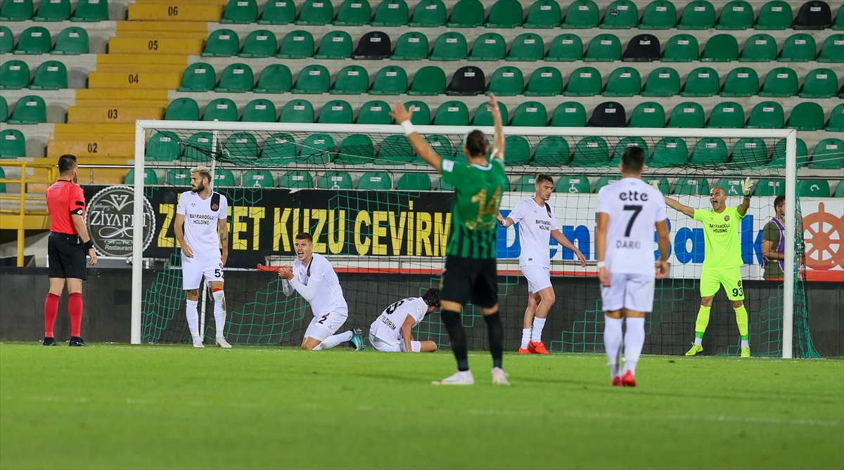Fatih Karagümrük, Akhisarspor'u tek golle geçti