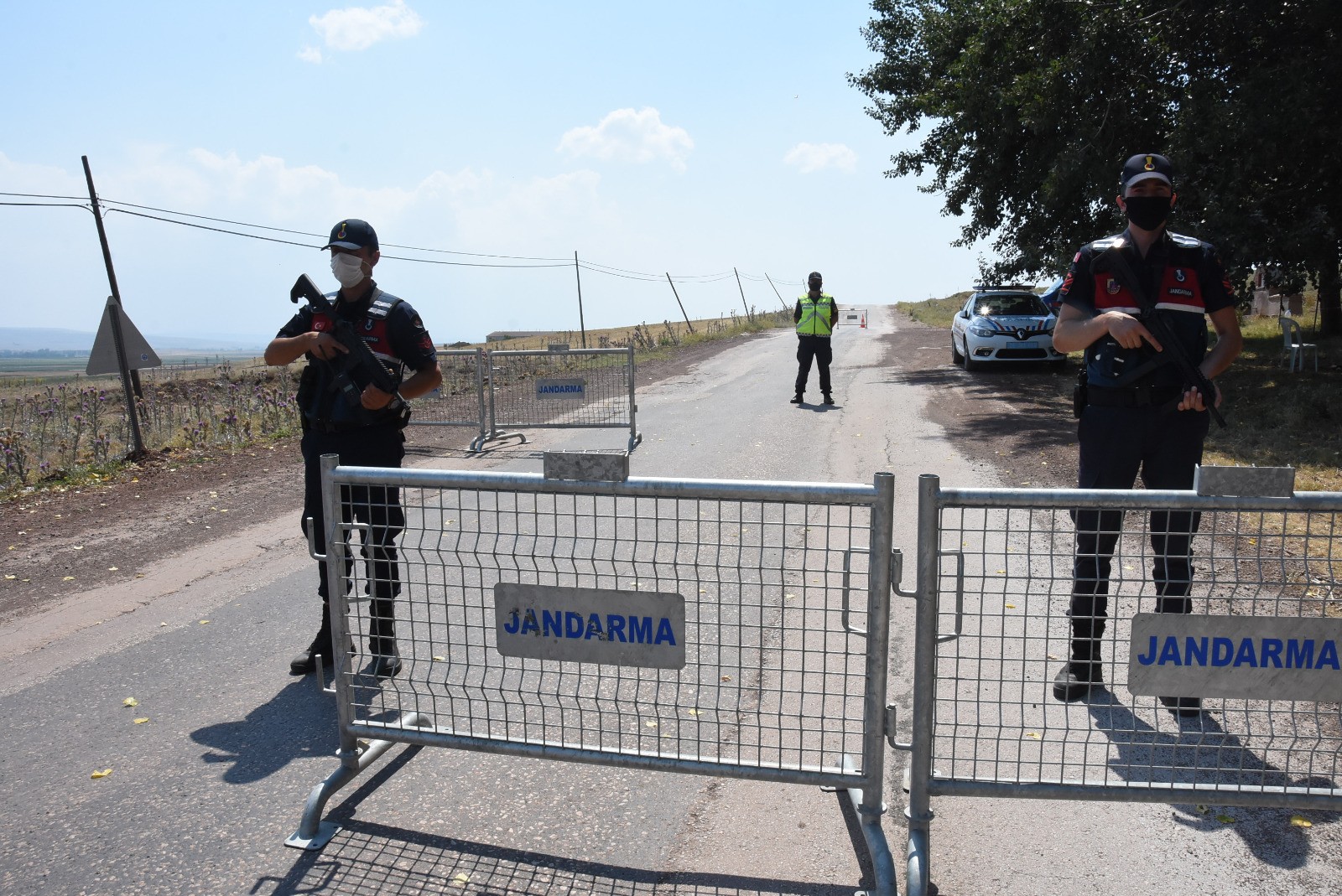 Vakalar artınca 400 kişilik mahalle karantinaya alındı