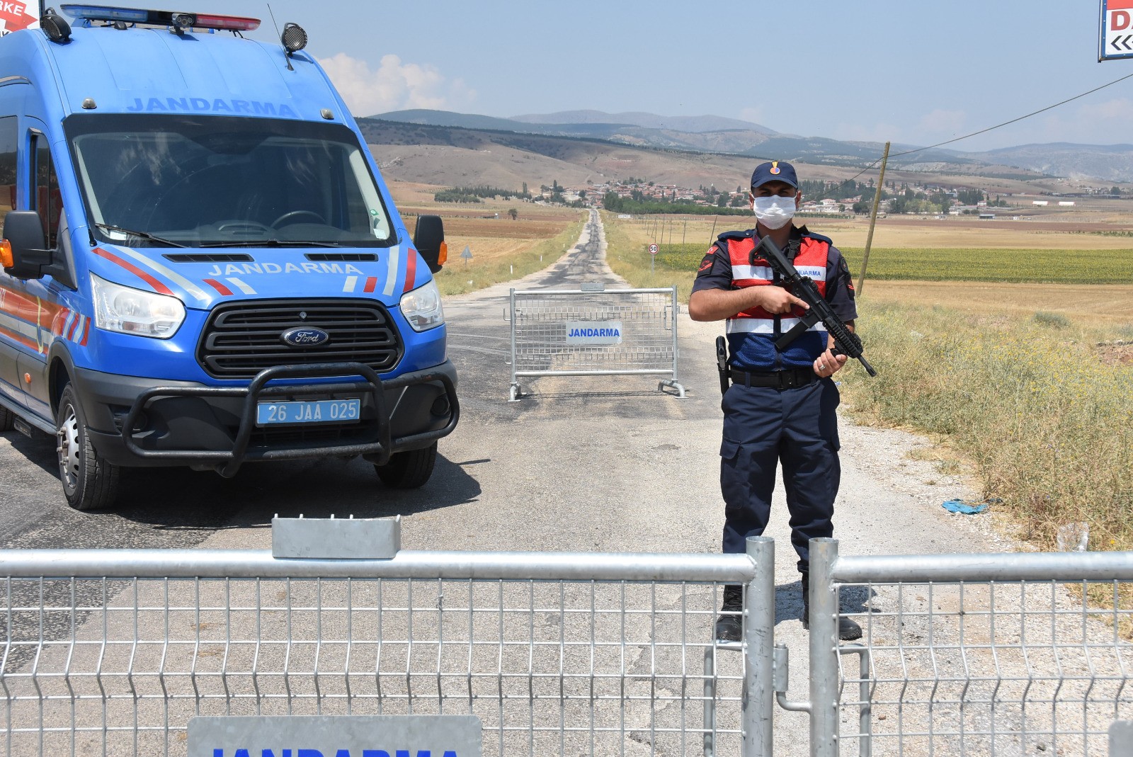 Vakalar artınca 400 kişilik mahalle karantinaya alındı