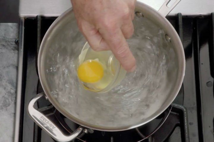 Poşe yumurta nedir? Nasıl yapılır? Nasıl olur?