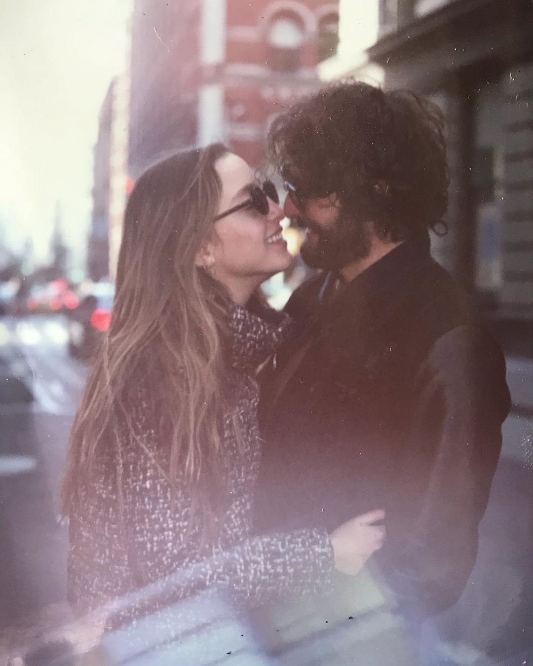 Birkan Sokullu'dan yeni sevgilisi ile aşk pozu!