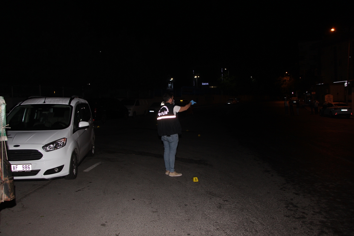 Kağıthane'de iki grup birbirine kurşun yağdırdı: 1'i ağır 6 yaralı