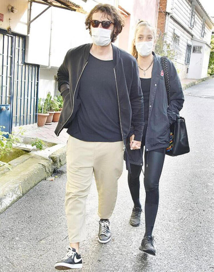 Birkan Sokullu'dan yeni sevgilisi ile aşk pozu!