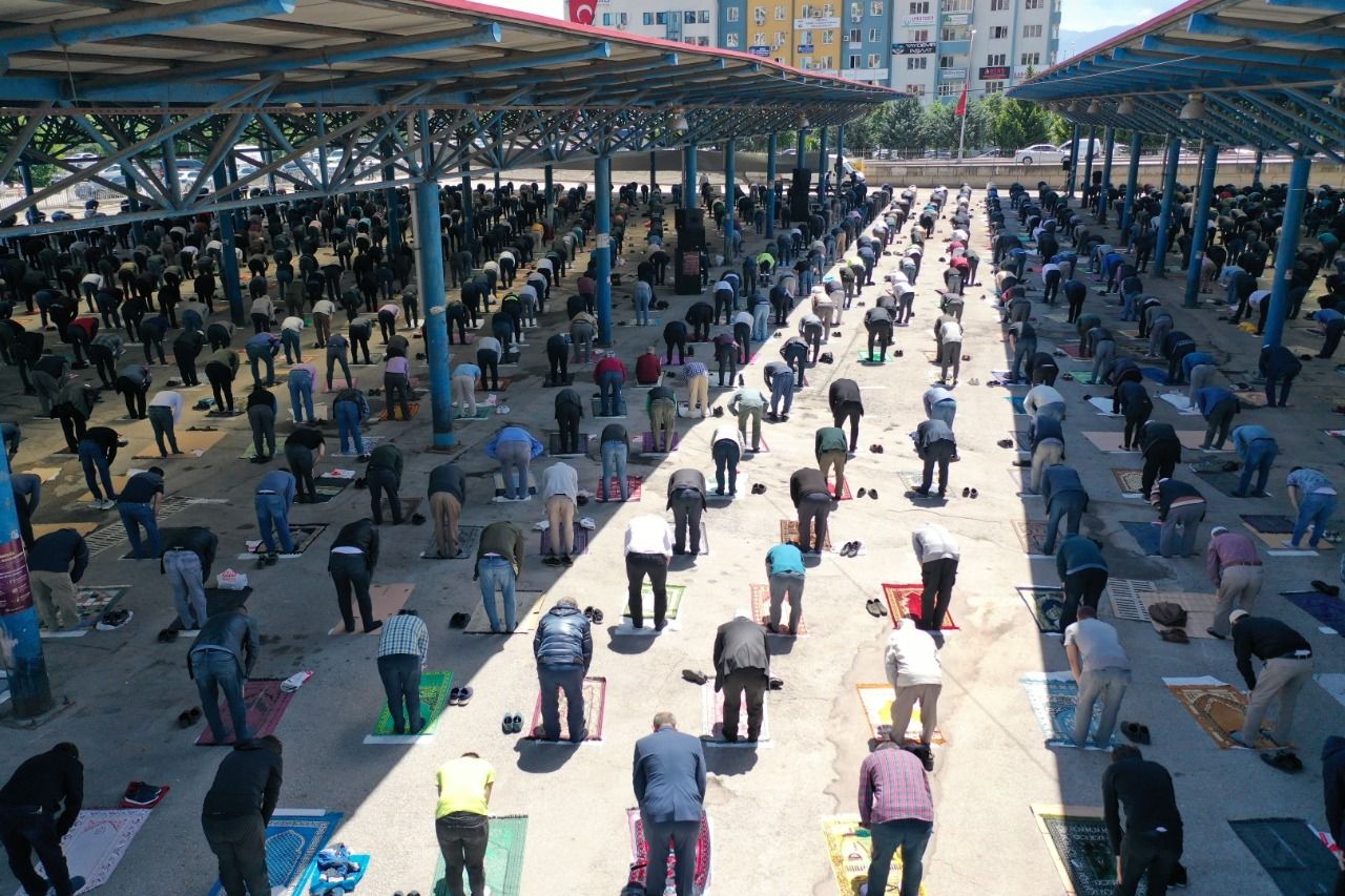 Yarın bayram namazı kılınacak mı? Kurban Bayramı namazı kılınacak mı?