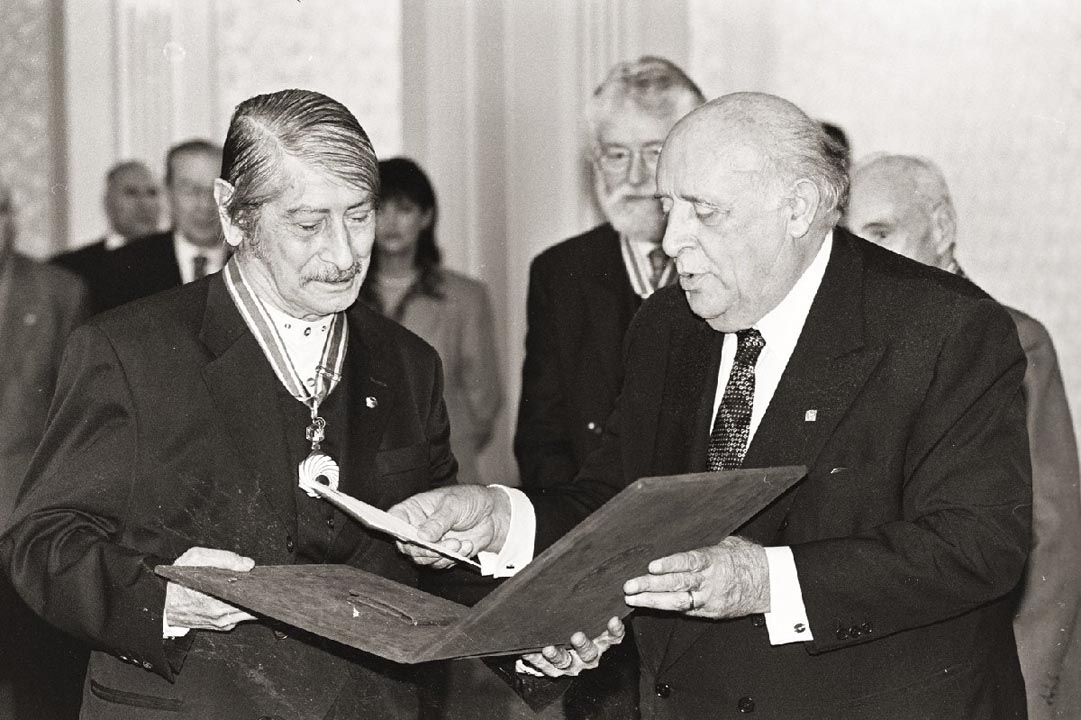 Turhan Selçuk kimdir? Turhan Selçuk neden doodle oldu? Turhan Selçuk'un karikatürleri,kitapları