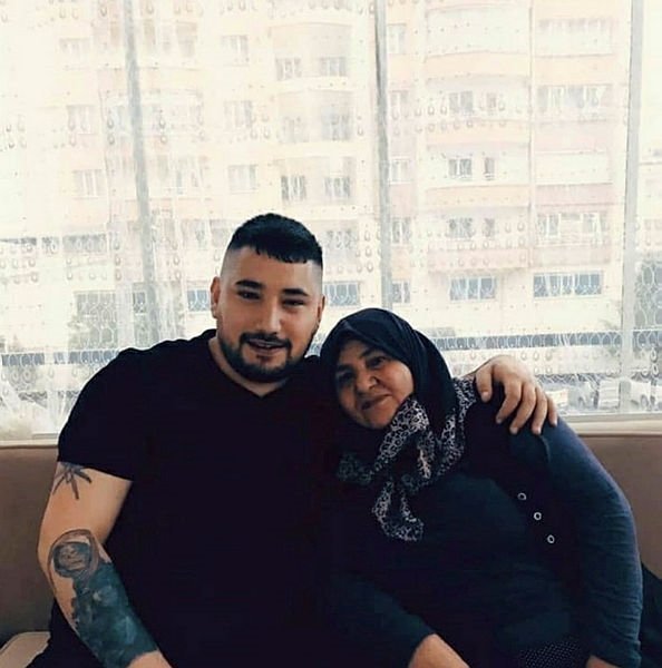 Eski sevgilisinin evini bastı, 4 kişiyi öldürdü!