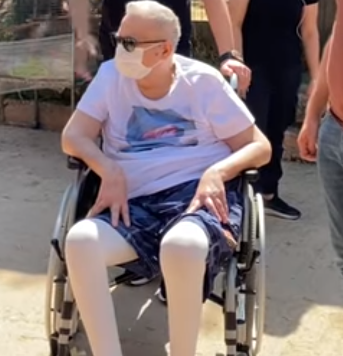 Mehmet Ali Erbil ilk defa dışarı çıktı! Bu görüntüleri sevenleri üzdü!