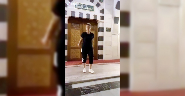camiye-ayakkabiyla-girip-cektigi-videoyu-paylasti-hakkinda-yasal-islem-baslatildi-001.jpg