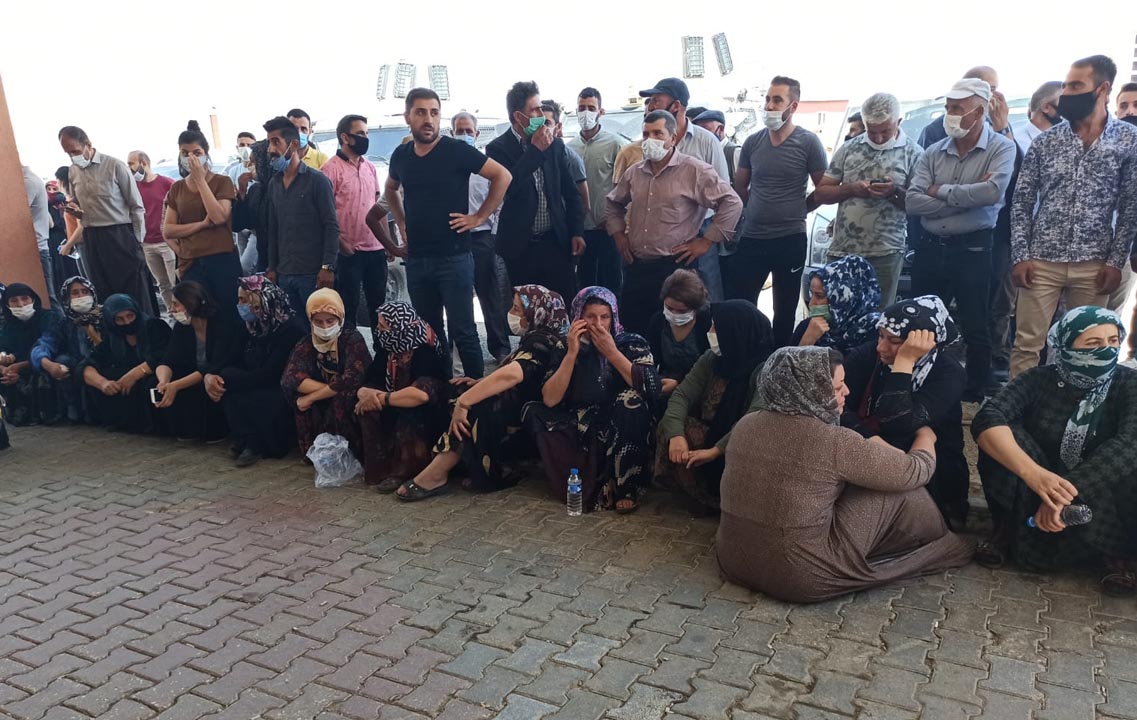 Hakkari'de araç uçuruma yuvarlandı: 6 ölü 1 yaralı