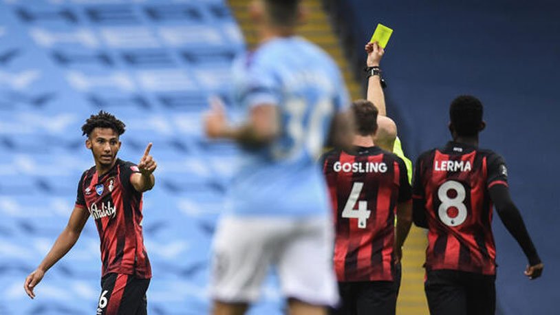 Kasıtlı öksüren futbolcuya kırmızı kart