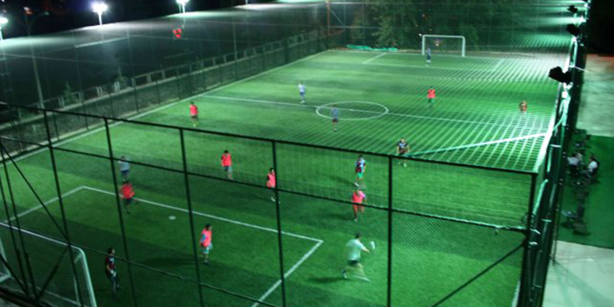 Halı sahalar açıldı mı? Bakanlık açıkladı...