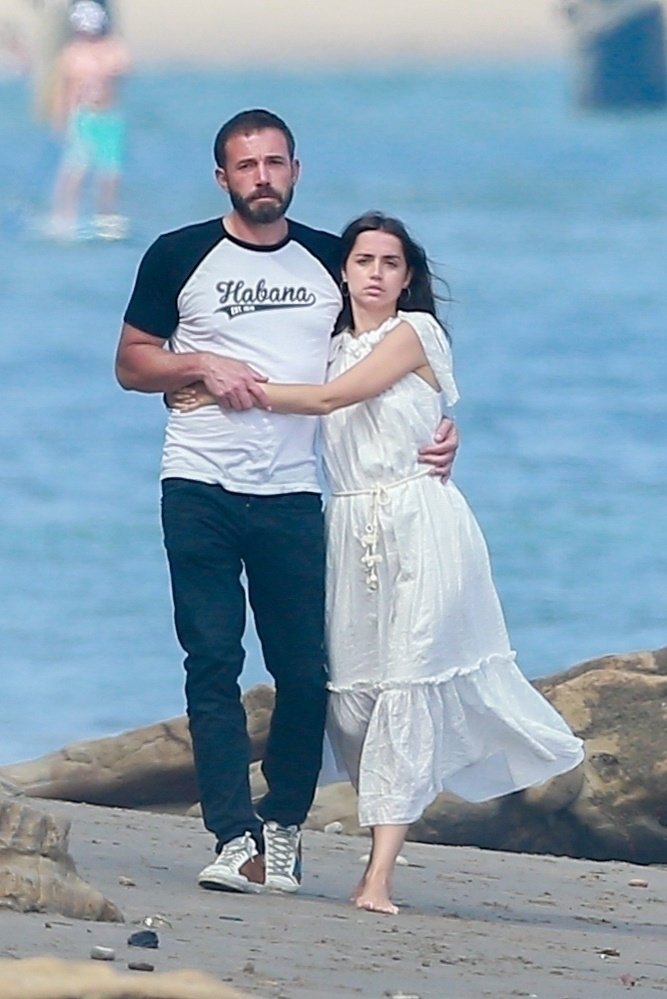 Ben Affleck ve Ana de Armas aşk sarhoşu oldu! 