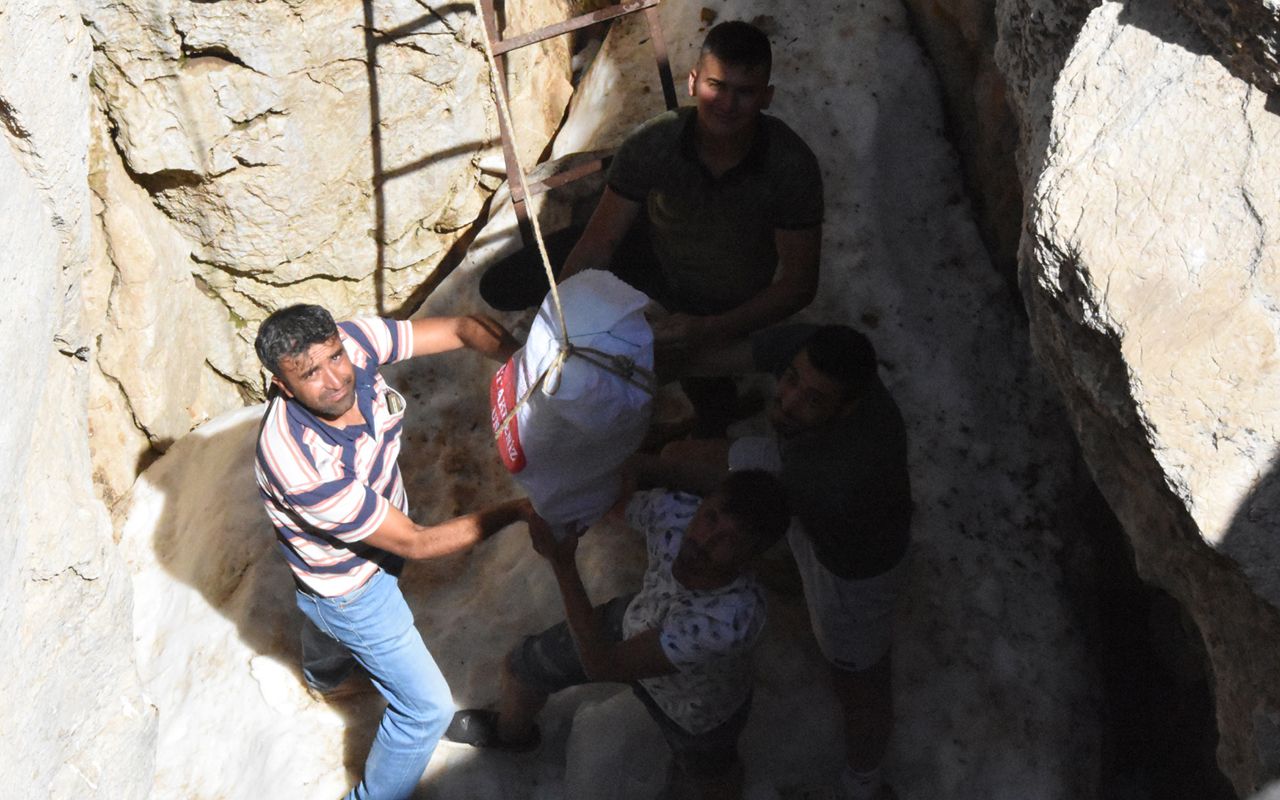 Antalya merkezinde hava 45 derece ancak Toroslarda kar var!