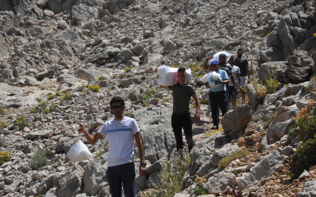 Antalya merkezinde hava 45 derece ancak Toroslarda kar var!