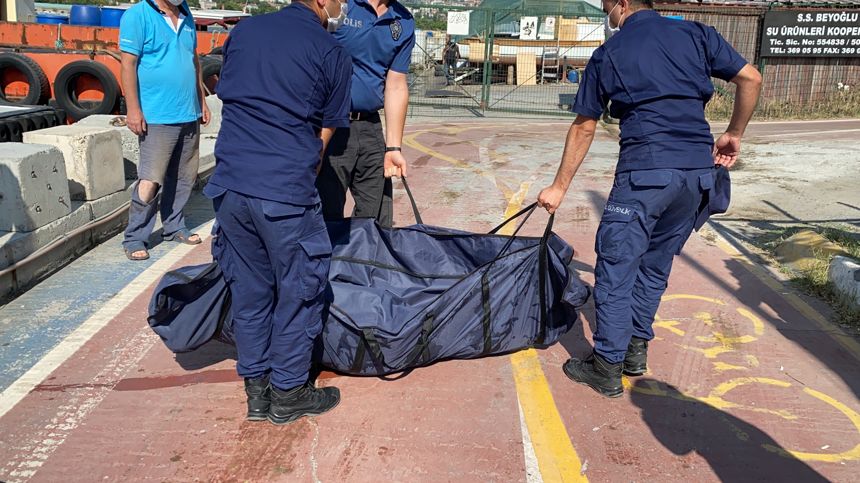 Haliç'te temizlik yapan görevliler ceset buldu!