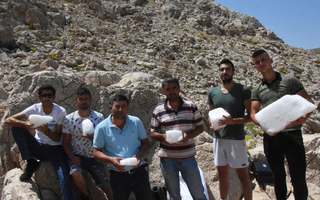 Antalya merkezinde hava 45 derece ancak Toroslarda kar var!