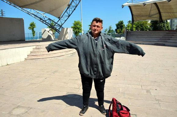 Kilosu yüzünden sevdiği kızla evlenemeyince 6 ayda 212 kilo verdi!