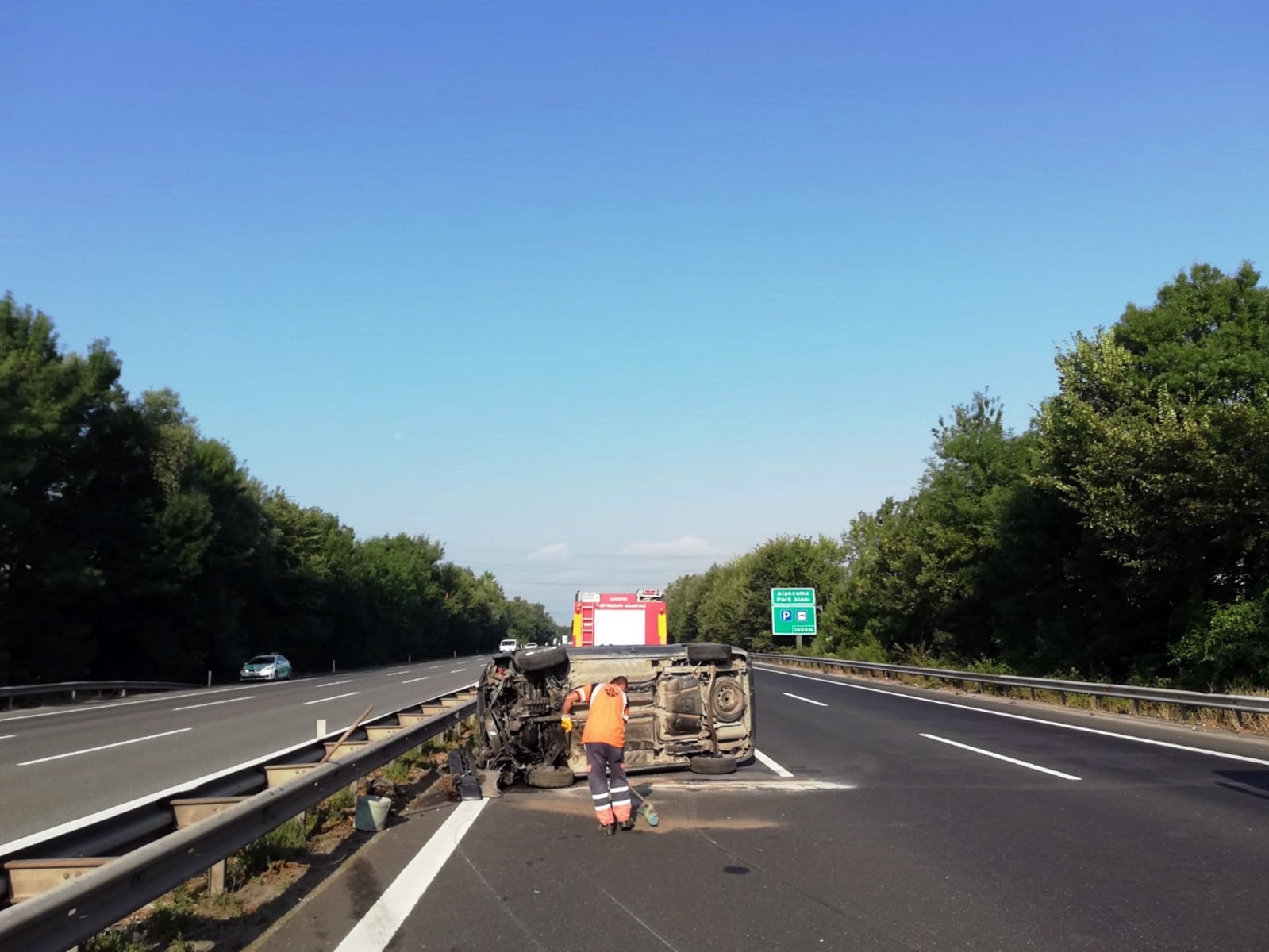 TEM otoyolunda sürüklenen araç hurdaya döndü