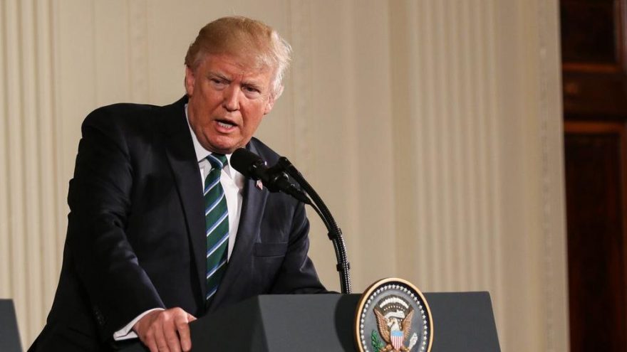 Facebook ve Twitter Trump'ı engelledi!