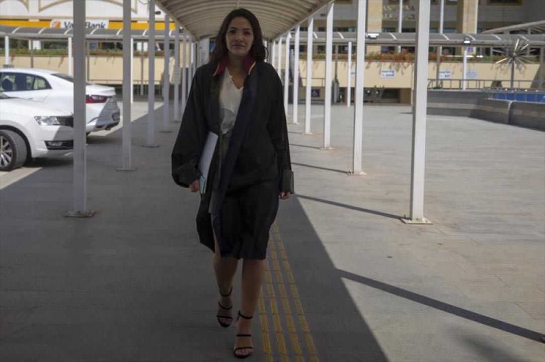 Şiddet gören kadının avukatı da darp edildi! Adliye koridoru karıştı