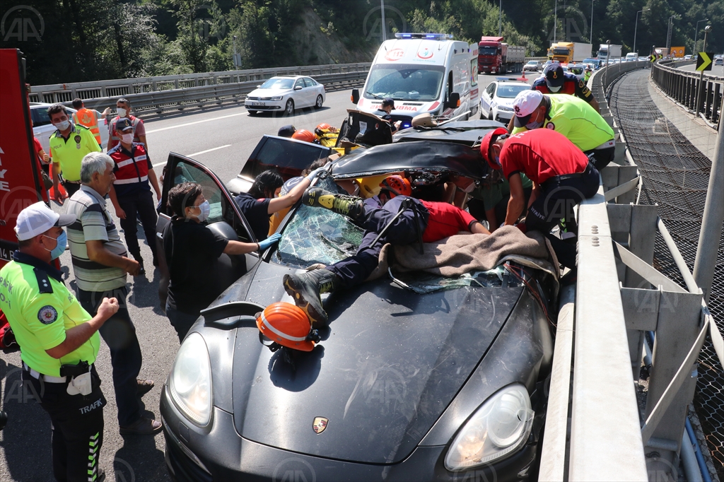 Bolu'da feci kaza! Sıkıştığı yerden güçlükle çıkarıldı!