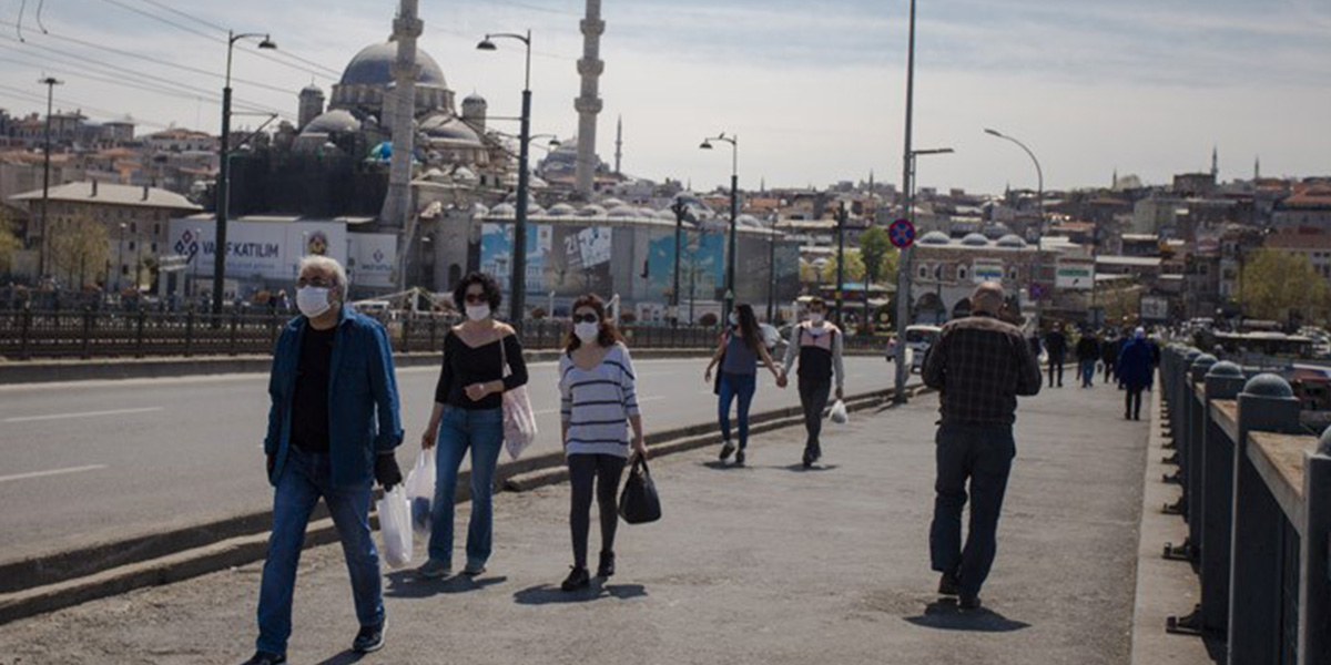 Bakan Koca'dan dikkat çeken paylaşım: Kovid-19 hastasına geçmiş olsuna giden var