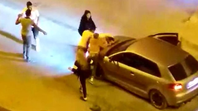 Cami duvarına tuvaletini yapan kişiyi uyarınca dayak yedi