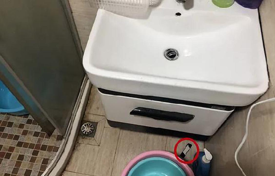 Yakın arkadaşının eşi tarafından aylarca gizli kamerayla izlenmiş!