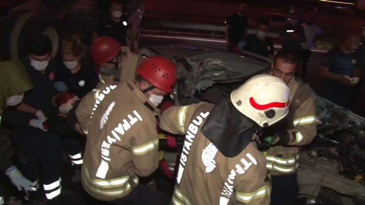 Pendik'te feci kaza ortalığı savaş alanına döndürdü! Yaralılar var!