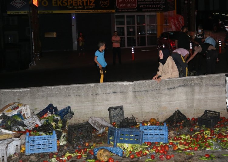 Pendik'te feci kaza ortalığı savaş alanına döndürdü! Yaralılar var!