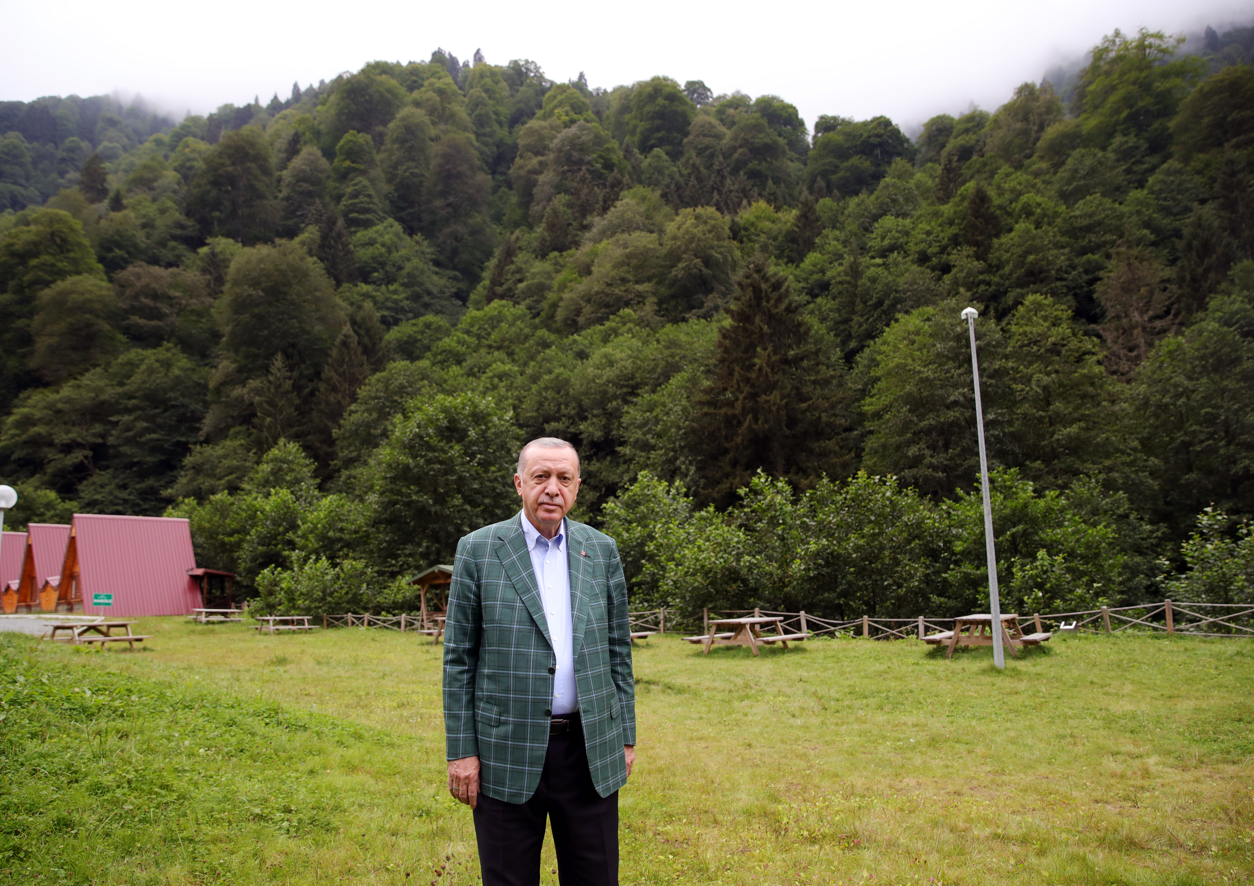 Cumhurbaşkanı Erdoğan, Ayder Yaylasını inceledi