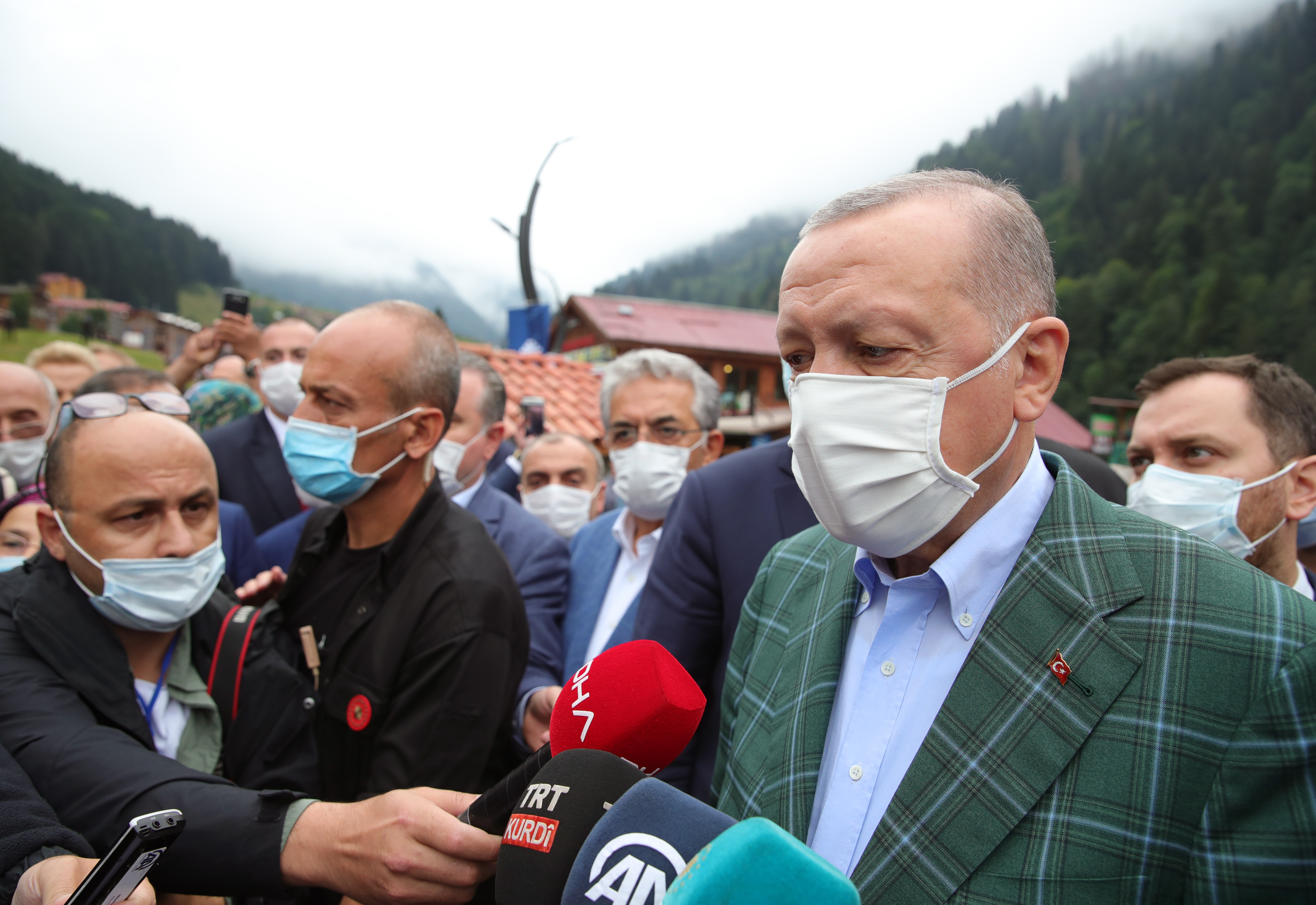 Cumhurbaşkanı Erdoğan, Ayder Yaylasını inceledi