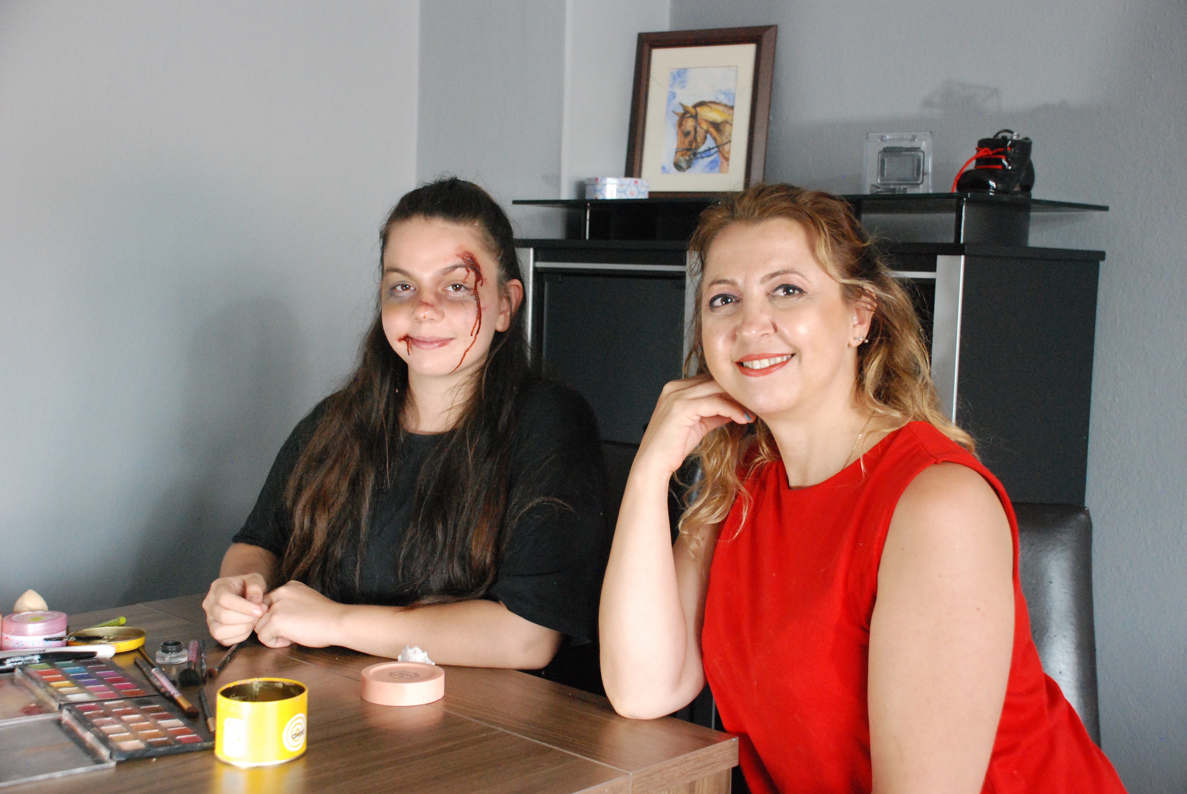 Kadına şiddete dikkat çekmek istedi! Görenlerin çığlıklarına maruz kaldı