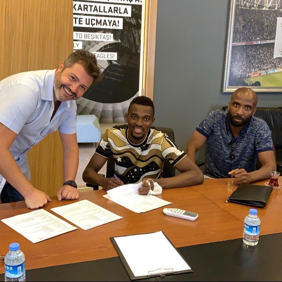 Beşiktaş, yeni transferi Mensah ile sözleşme imzaladı!