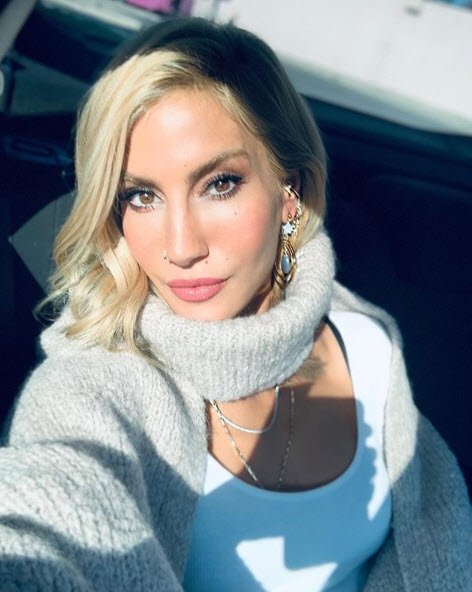 Çağla Şıkel aşk orucunu bozdu mu? DJ Emre Şenol ile anılıyor!