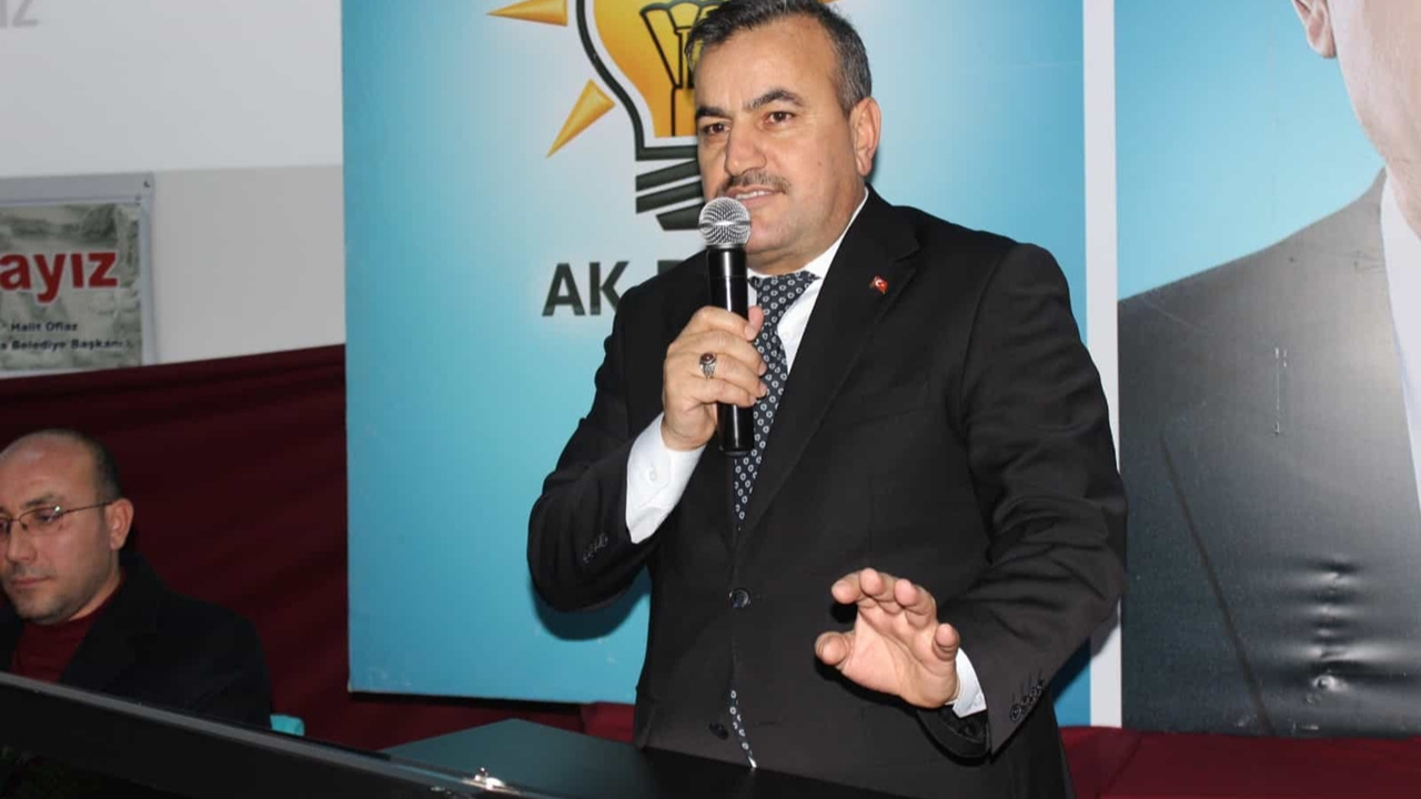 Çumra Belediye Başkanı Halit Oflaz koronavirüsten hayatını kaybetti!