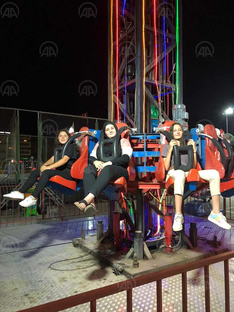 İzmir'de lunparkta korkutan kaza: 3 Yaralı