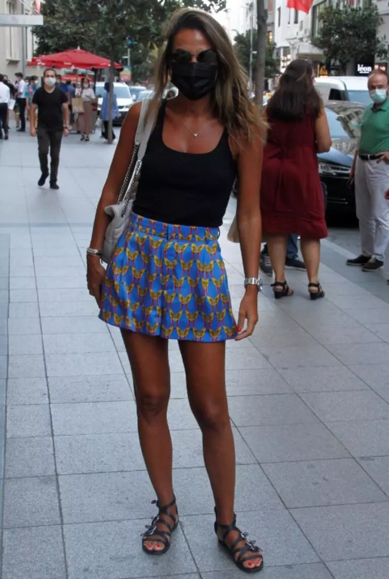 Özlem Yıldız aşka açık olduğunu söyledi!