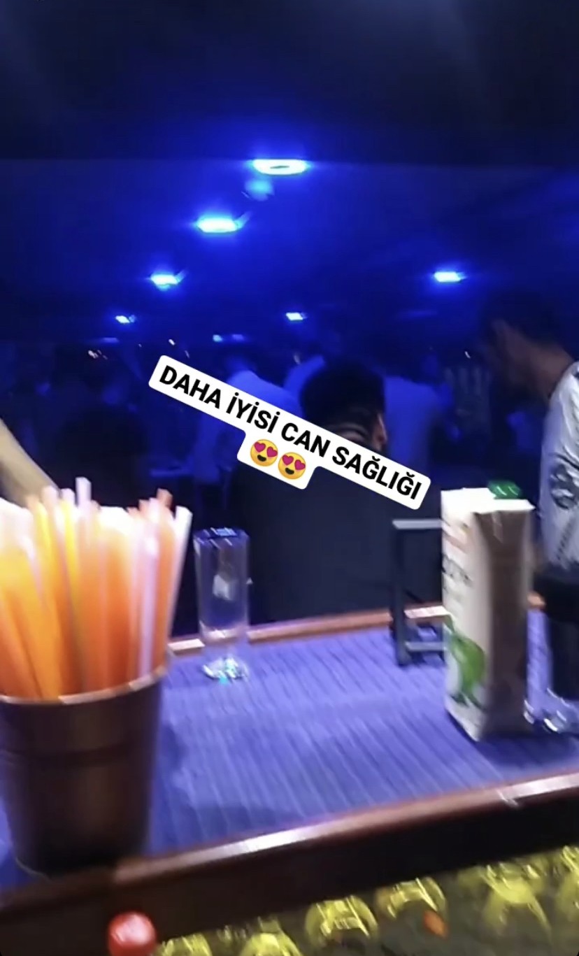 Boğaz'da düzenlenen yat partilerinde koronavirüs hiçe sayılmaya devam ediliyor!