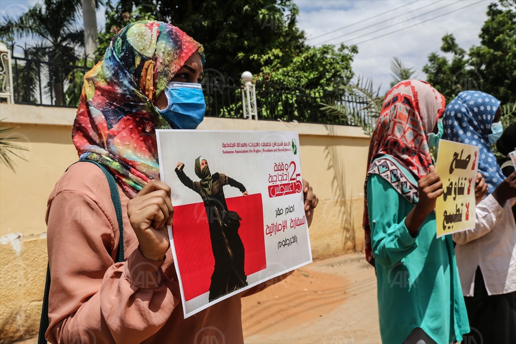 BAE - İsrail arasındaki normalleşme anlaşması Sudan'da protesto edildi