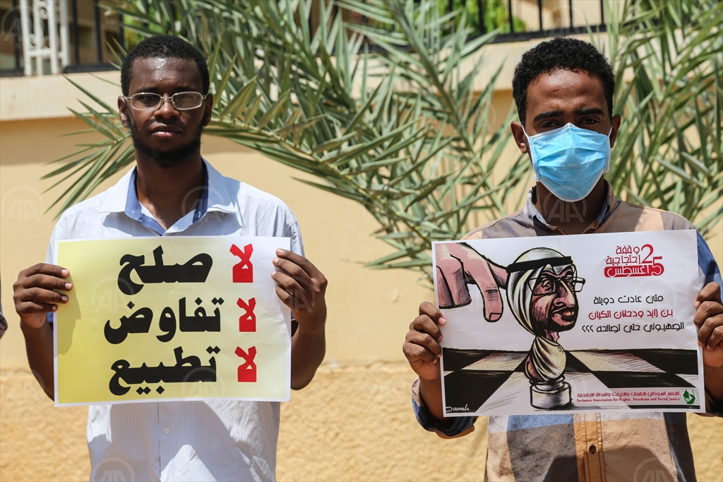 BAE - İsrail arasındaki normalleşme anlaşması Sudan'da protesto edildi