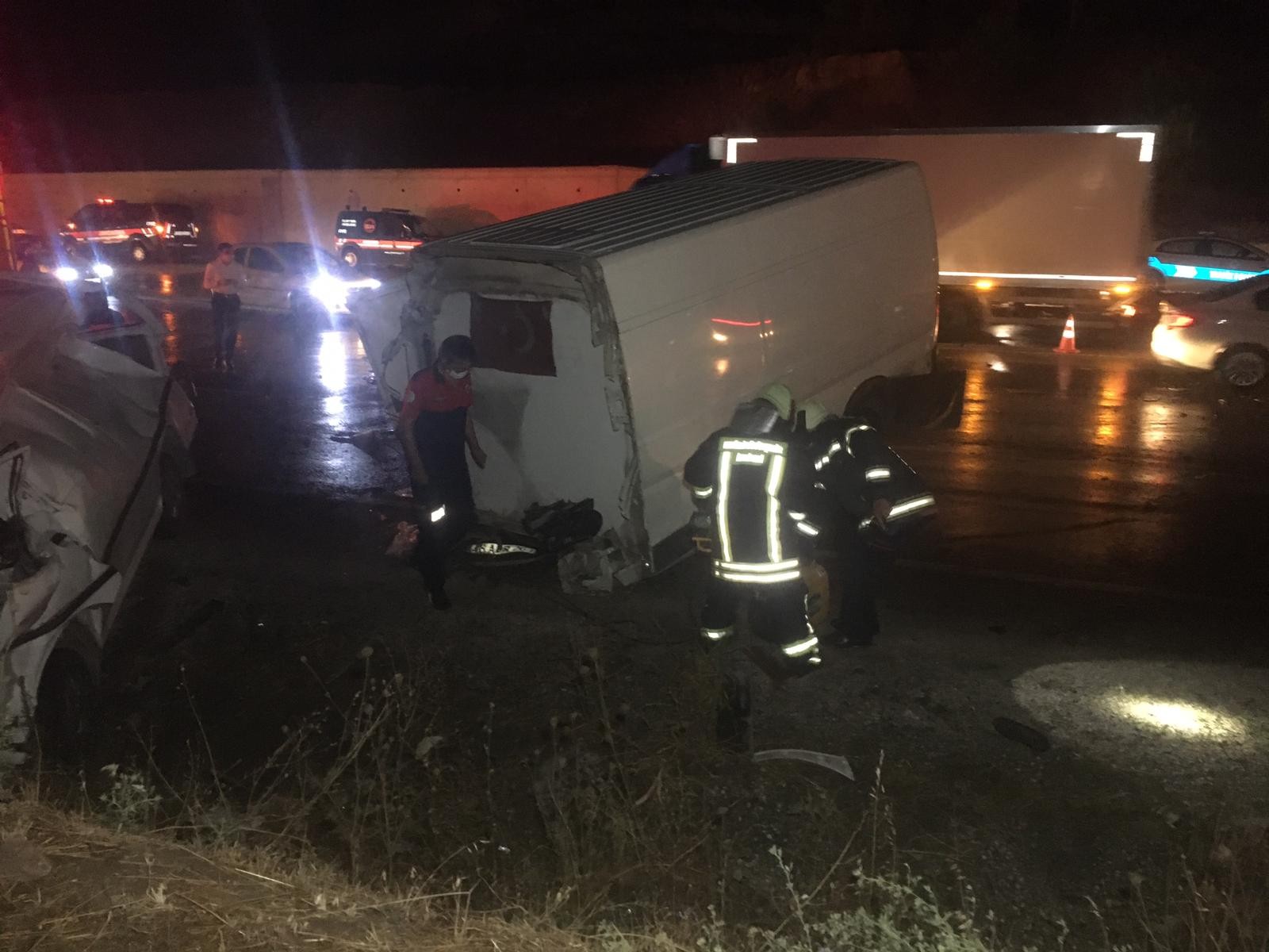 Denizli'de feci kaza: 2 ölü, 3 yaralı!