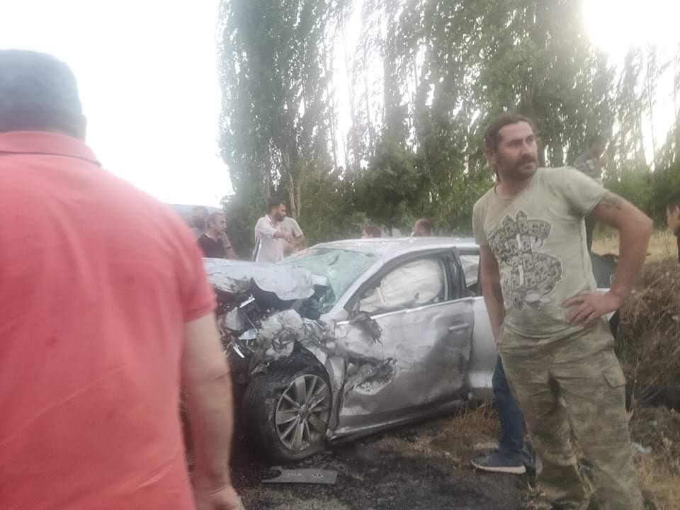 Denizli'de feci kaza: 2 ölü, 3 yaralı!