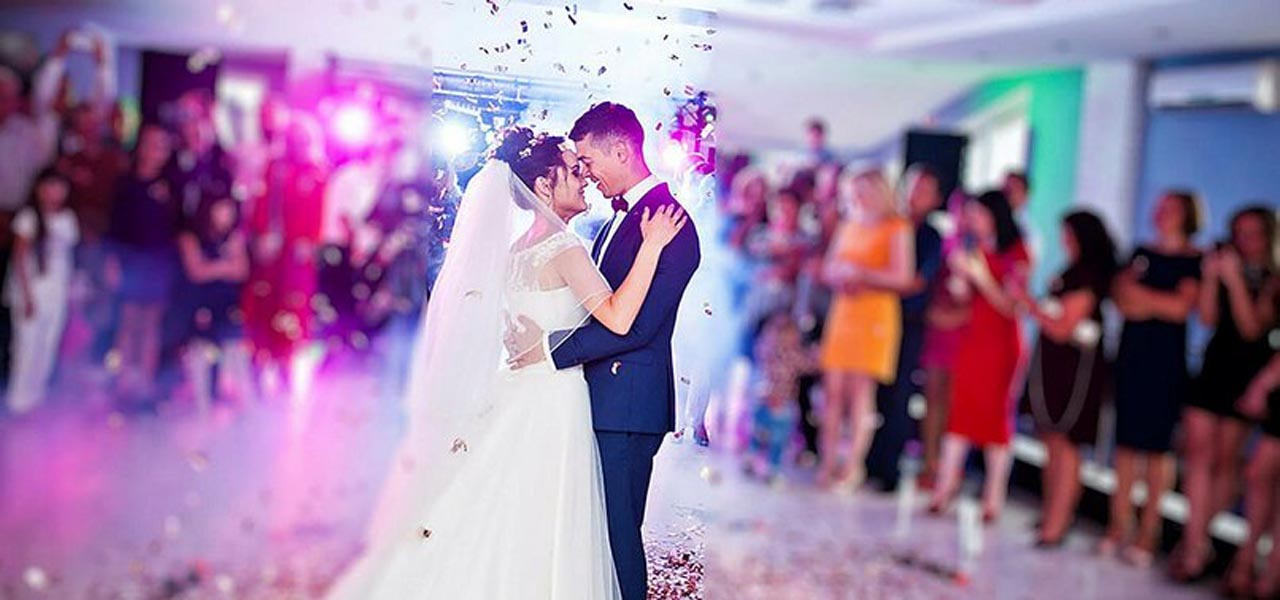 Sağlıkçının dikkati düğünde yüzlerce kişiye virüs bulaşmasını önledi