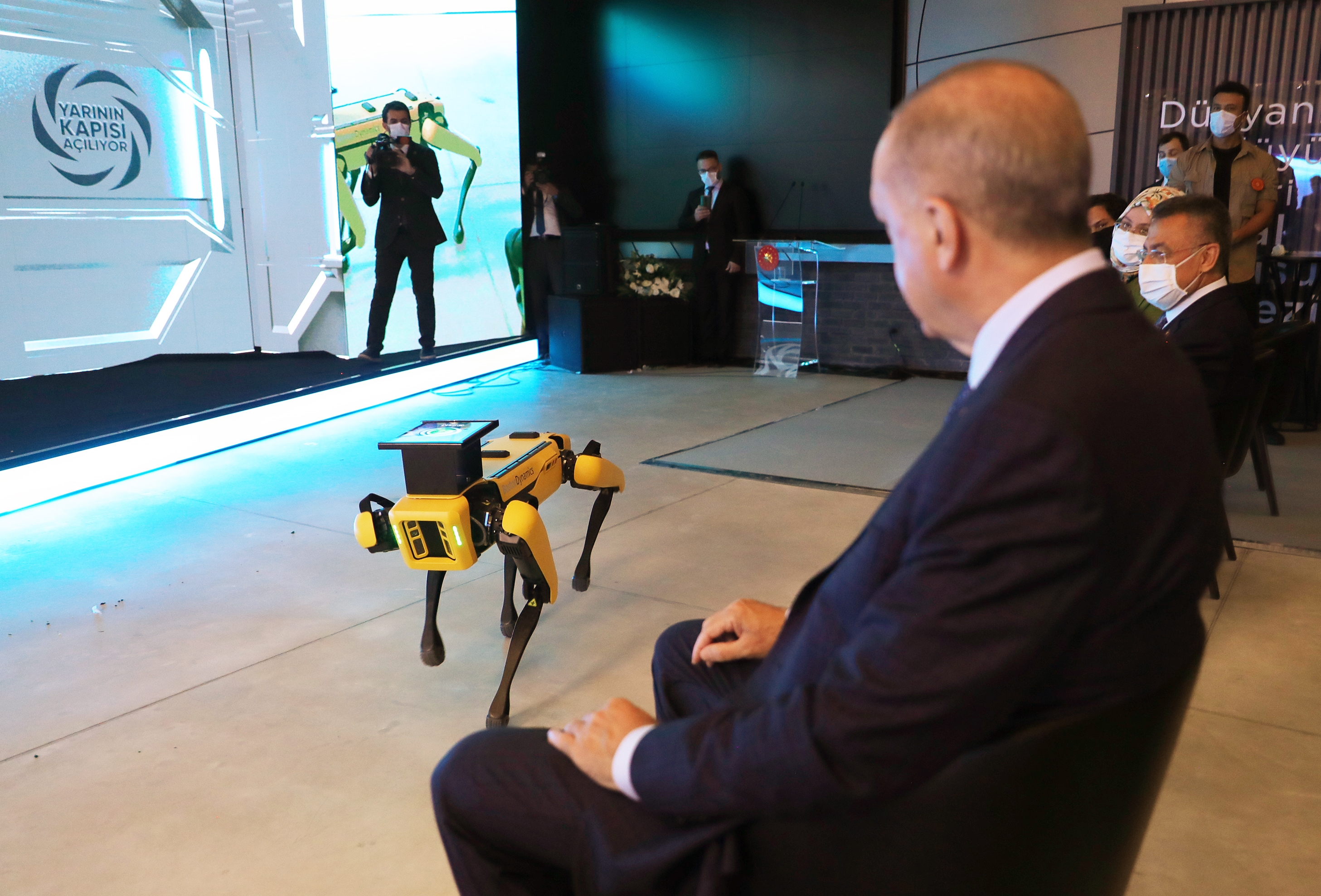 Erdoğan: Güçlü Türkiye'yi inşa etmek için var gücümüzle çalışacağız