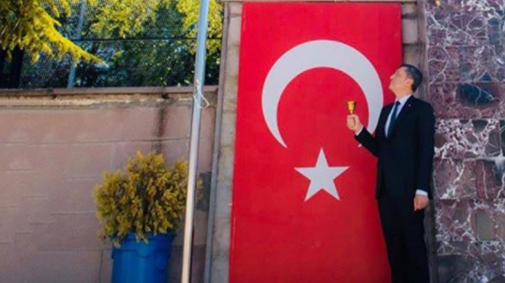 Bakan Selçuk'tan İstiklal Marşı çağrısı!