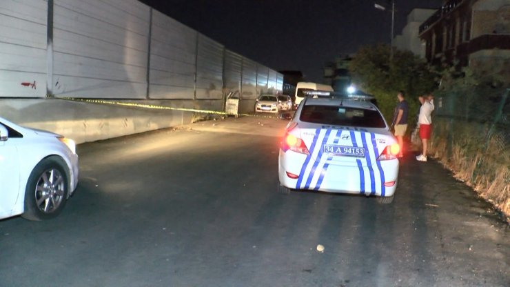 Pendik'te iki grup arasında çıkan silahlı kavgada 2 kişi yaralandı