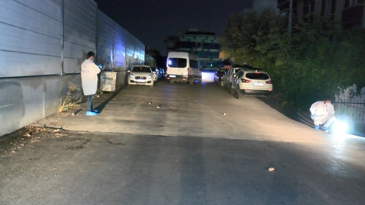 Pendik'te iki grup arasında çıkan silahlı kavgada 2 kişi yaralandı